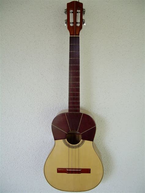 El Cuatro .